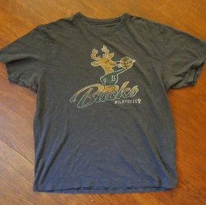 Vintage Milwaukee Bucks T-shirt